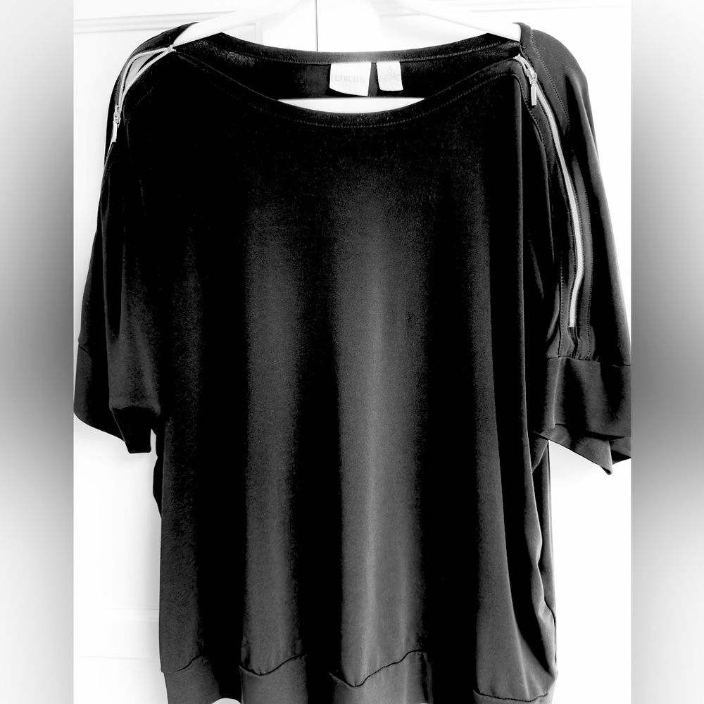 Chico's Black Relaxed Short Sleeve Tee